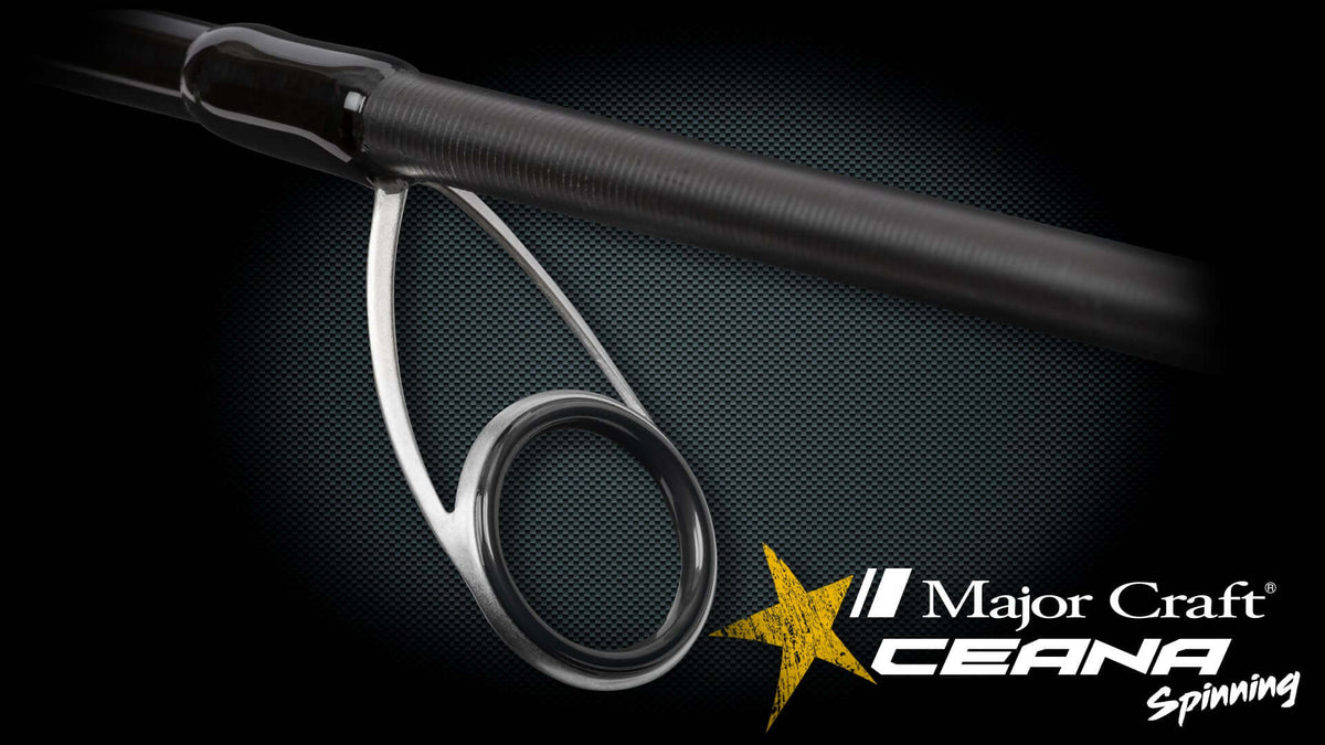 Canne Major Craft Ceana Spinning CNS-802H-jaune avec guide de ligne et logo sur fond noir