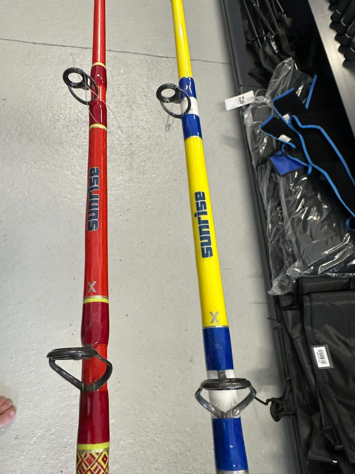 Canne Sunrise Top Shot Trolling – Traîne Lente et thon broumé - Premium Corse en rouge et jaune, matériel de pêche en mer.